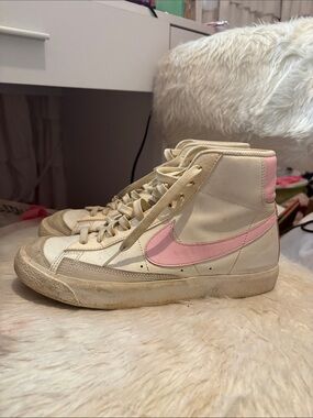 Nike Women’s Blazers Mid ‘77 Sneakers in White with Pink Swoosh